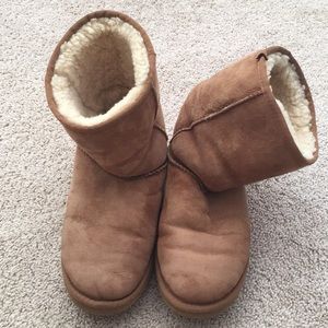 UGG boots with brush included!